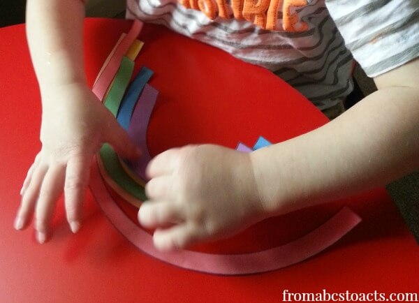 Sequencing the colors of the rainbow - printable activity for preschoolers