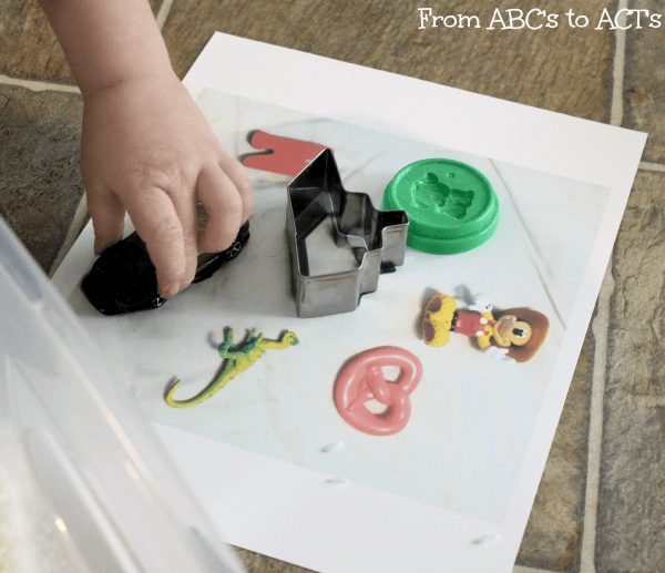 Match the items you pull out of your sensory bin to those items in your picture to practice some early math skills.