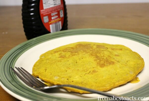 Pumpkin Pancakes - Delicious Fall kid-friendly recipe that the kids can help you make