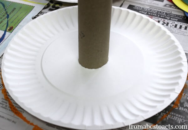 paper plate ring toss game for preschool circus theme