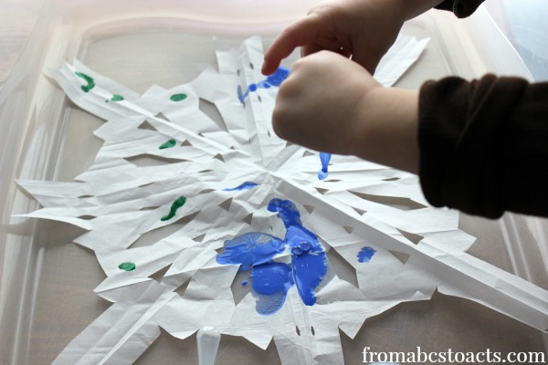 managing messy painting activities with toddlers and preschoolers