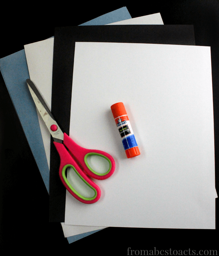 Make an adorable E is for Elephant alphabet book craft with your preschooler!