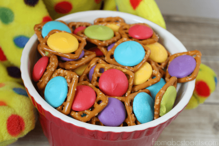 Dr Seuss Inspired Snack Mix for Kids