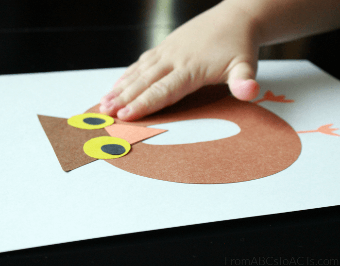 Construction Paper Crafts for Preschoolers - Letter O Owl