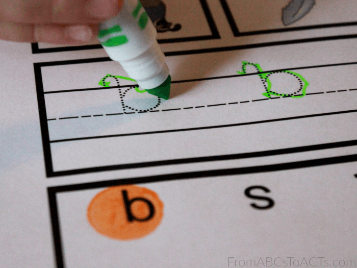Alphabet Pages - Lowercase Letter Q Practice for Preschoolers