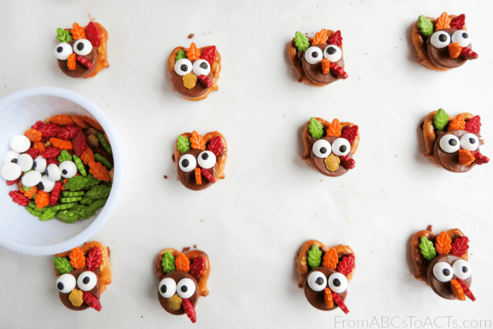 Making Thanksgiving Turkey Pretzels for Snack in Preschool